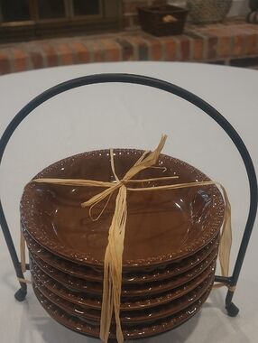 Sorrento Signature 6 Pc Appetizer/Dessert Plates With Caddy.  NWOT